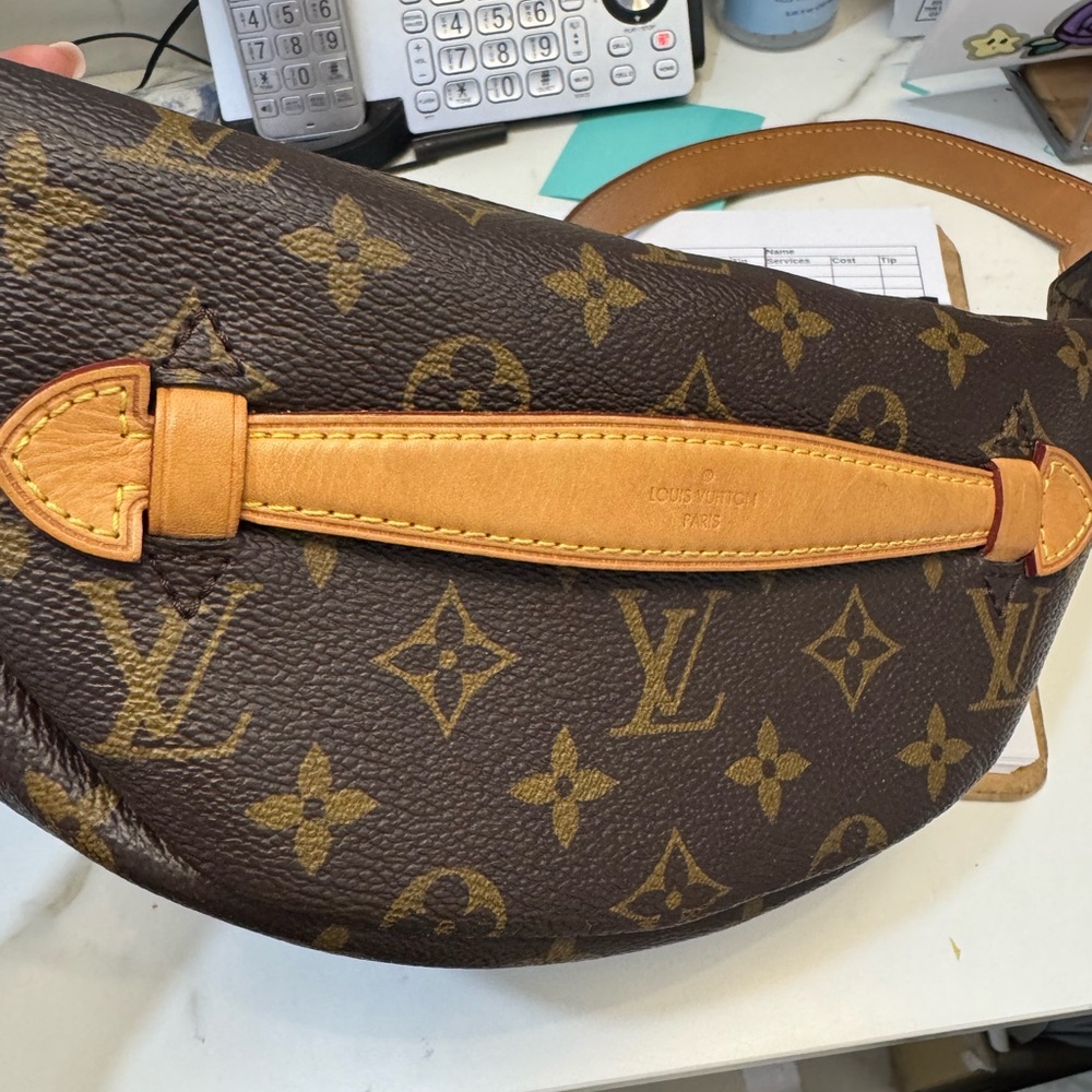 Louis Vuitton Monogram bumbag - Picture 13 of 15